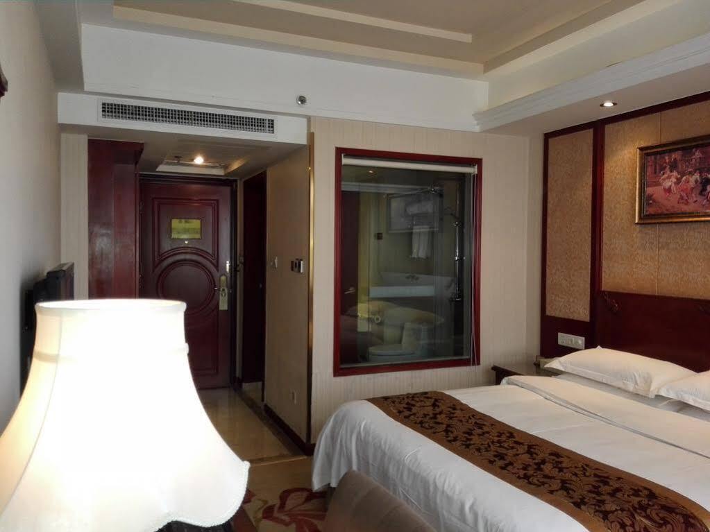 Vienna Hotel Nanyang People Road Экстерьер фото